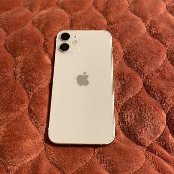 iPhone 12 mini - Picture 2 of 5